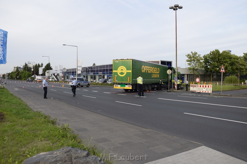 Schwerer Motorrad Unfall Feldkassel Robert Boschstr Edsel Fordstr P056.JPG - Miklos Laubert